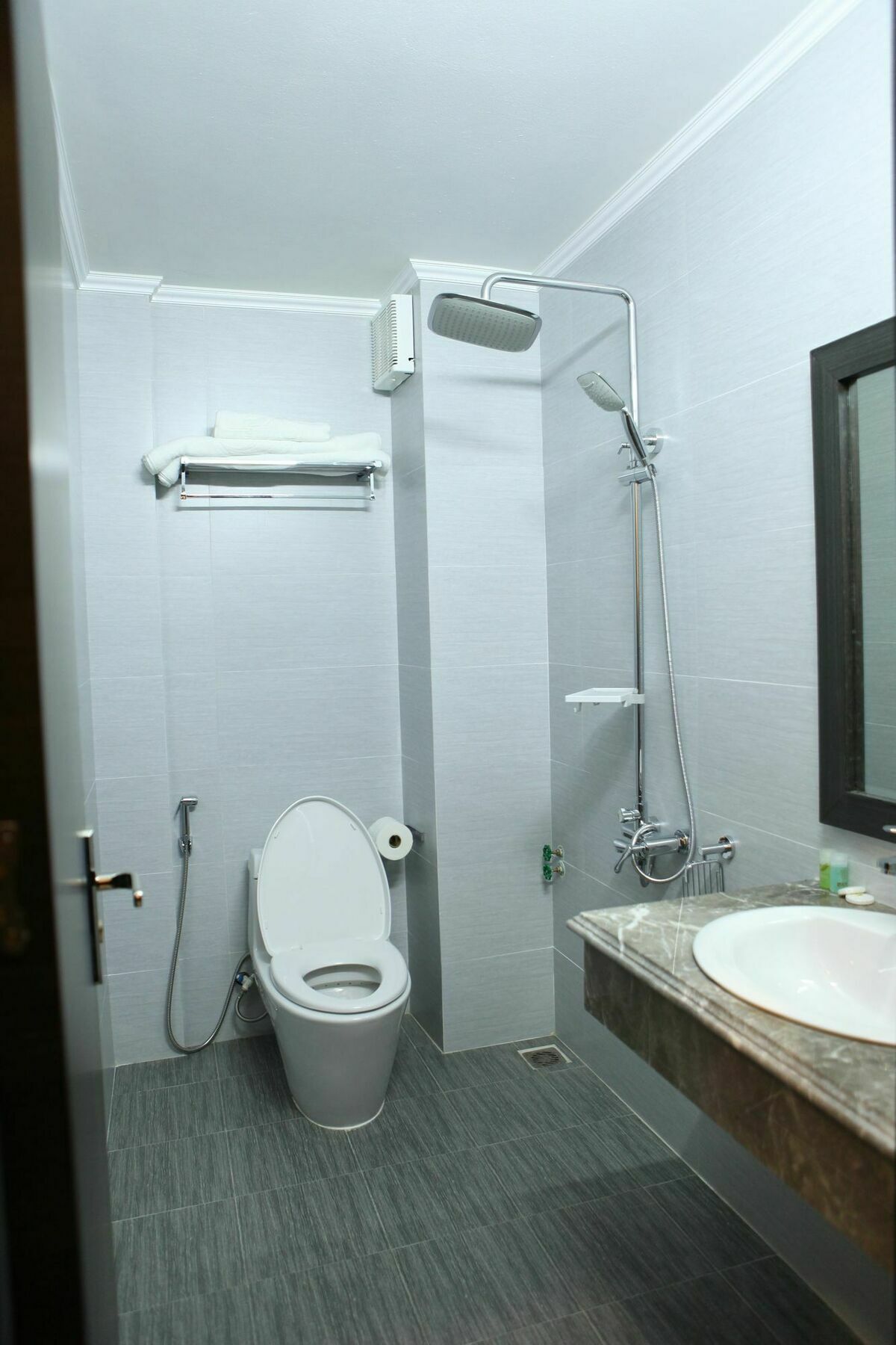 Hera Ha Long Hotel Екстериор снимка