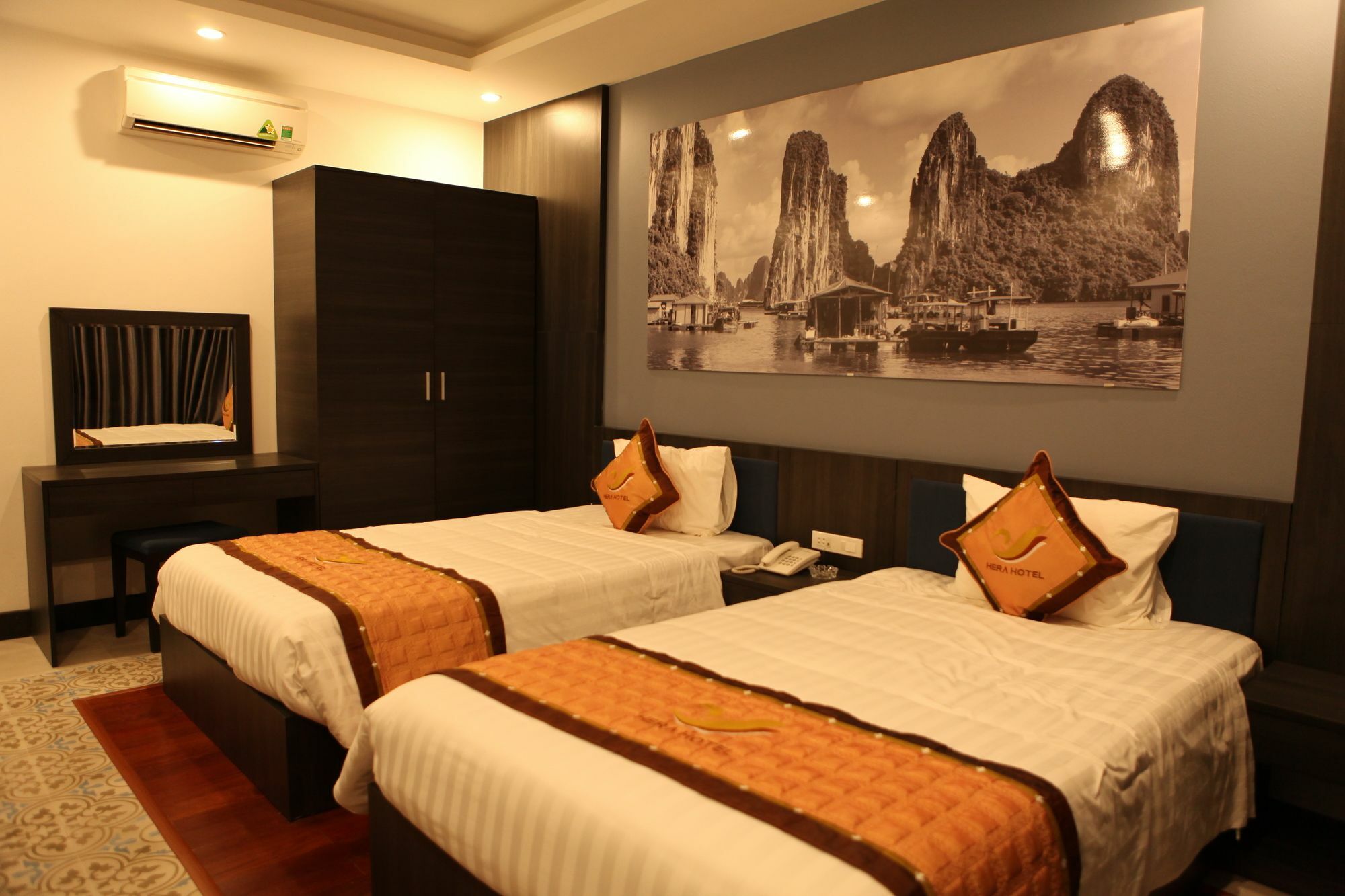 Hera Ha Long Hotel Екстериор снимка